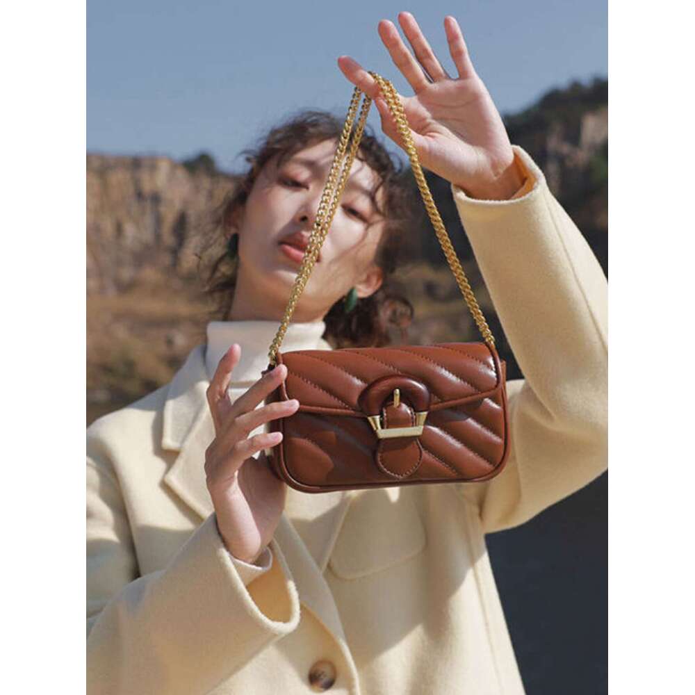 Designer Bag 2024 New Trendy Luxury Summer Women's Bag Versatile Embroidered Thread Chain Design Sense Crossbody Mini Bag