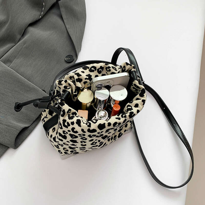 Designer Bag Small Drawstring Shoulder Bag For Women Brand Designer Handbag And Purse 2024 New Bucket Crossbody Bag Vintage Leopard Bolsas