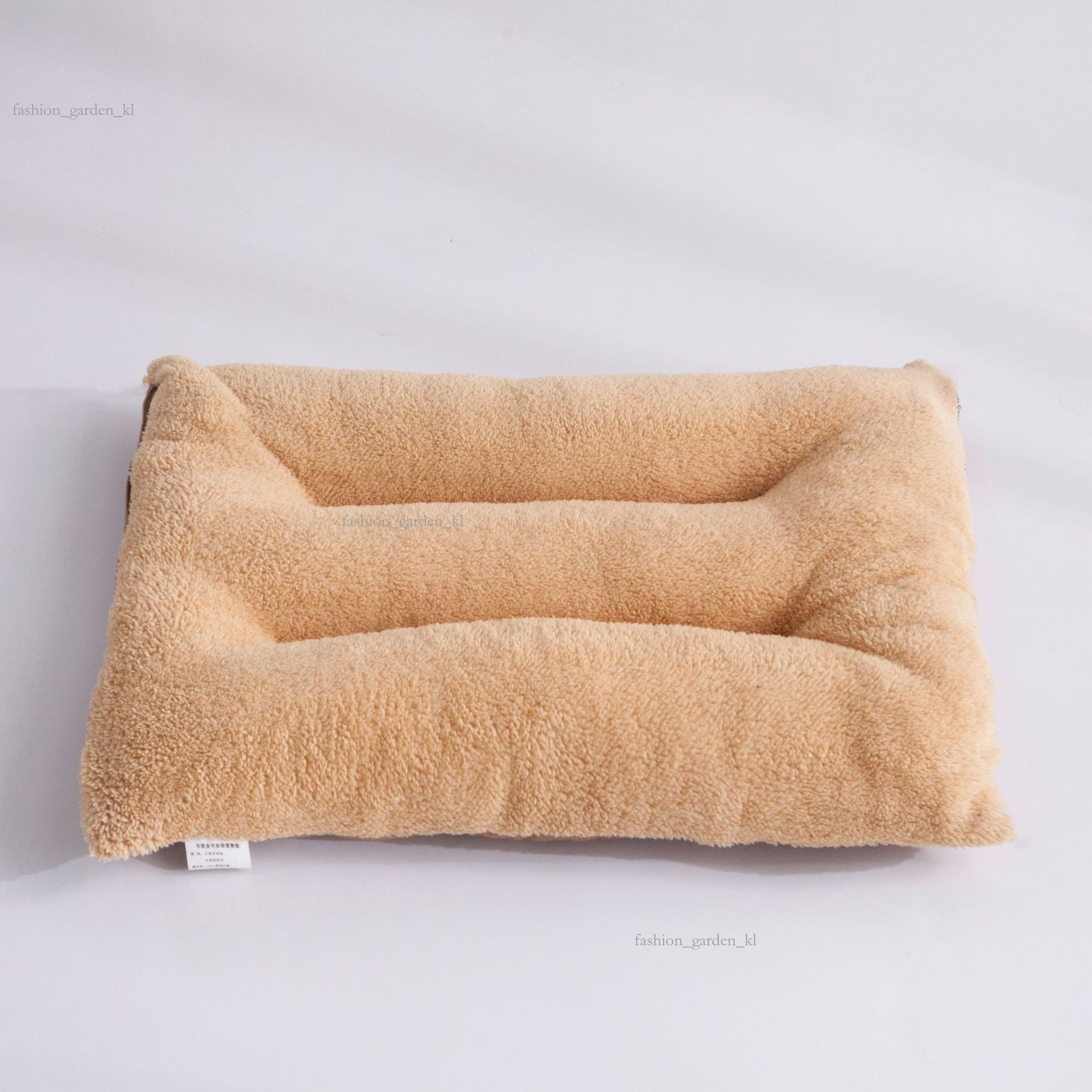 Lamb Plush Dog Bed Can Be Disassembled And Washed. Pet Litter Can Be Used All Year Round. Medium And Large Dog Mats Can Be Used For Winter Warmth. Pet