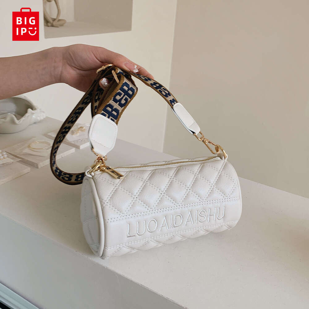 Designer Bag A Lady Fashion Trend Cross-Body Bag, Diamond Wide Shoulder Strap Design, Suitable For Daily Use