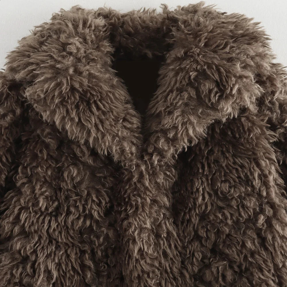 INS Fashion Brown Color Big Turn Down Collar Single Breasted Long Sleeves Women Solid Loose Artificial Fur Coat ZATT 241104
