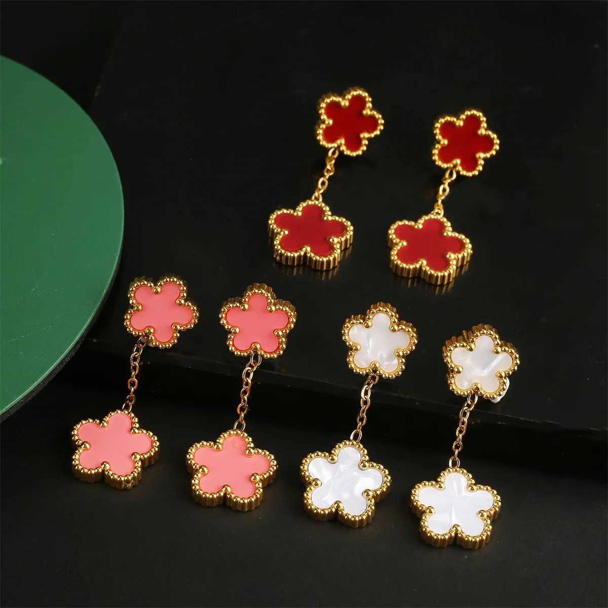 New design stainless steel not made with five leaf flower bracelet necklace earrings three piece jewelry set for women with four leaves X241106