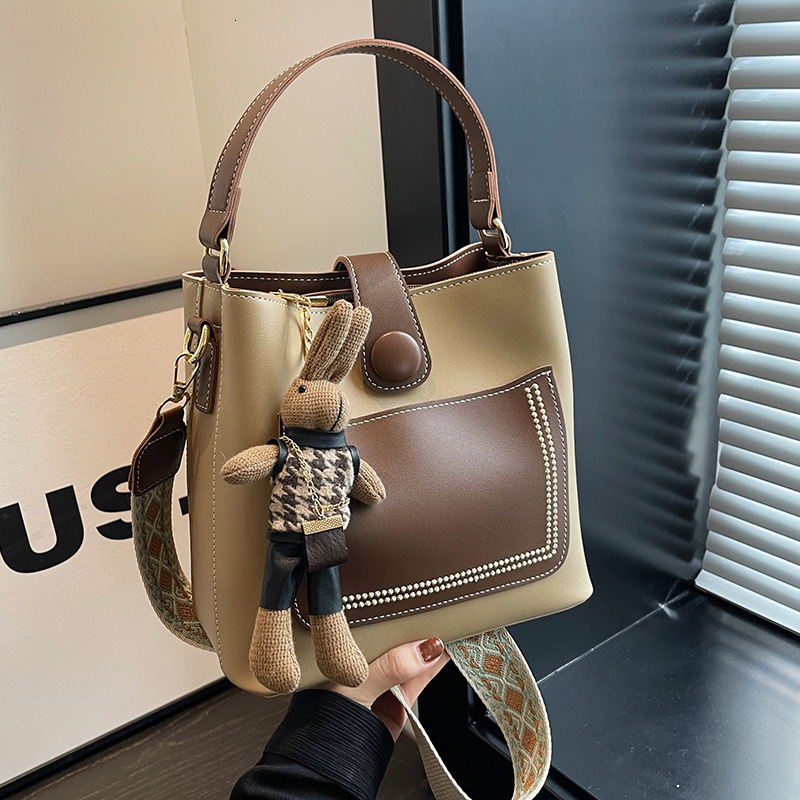 2025NEW New designer women s trend new trend high end fashion niche design broadband crossbody bag fashion trend bag