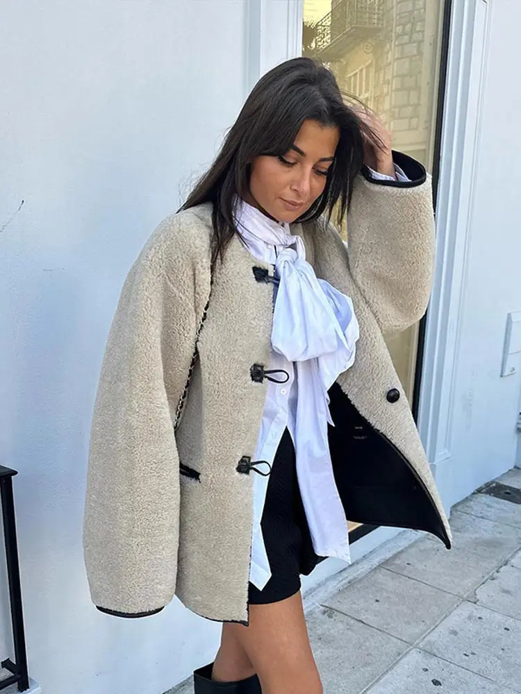 2024 Chic Womens Thermal Lamb Wool Coats Fashion O-neck Full Sleeves Single Breasted Jackets 2024 Female Thick Warm Streetwear 241106