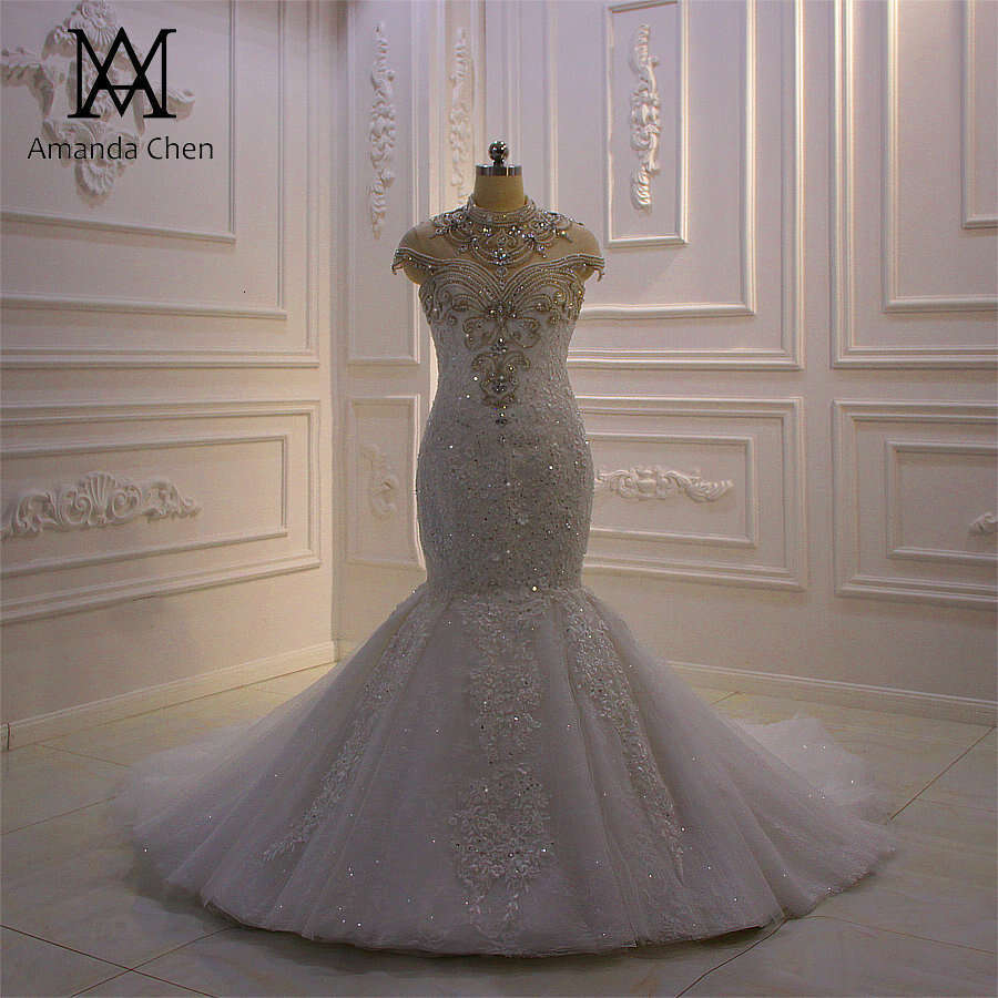 mariage High Neck Cap Sleeve Lace Applique Crystal Pearls Fishtail Wedding Dress