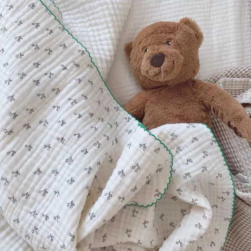 2-3 layers of baby blankets with bear dot printed cotton gauzy plain weave swaddle packaging born crib sleeping blanket 241106