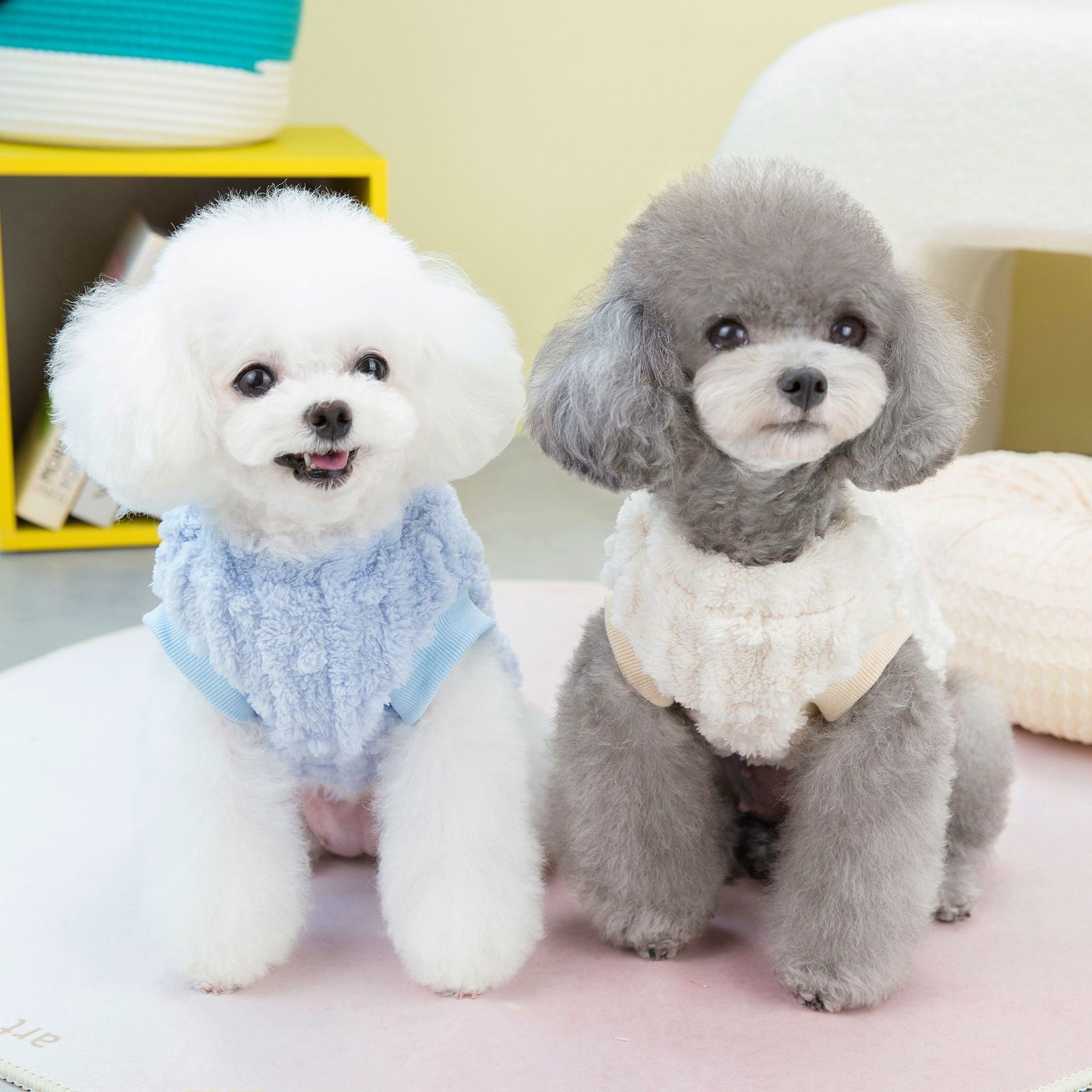Dog Apparel Supplier Autumn Winter New Design Dog Outdoor Warm Vest Pink Simple Dog Clothes