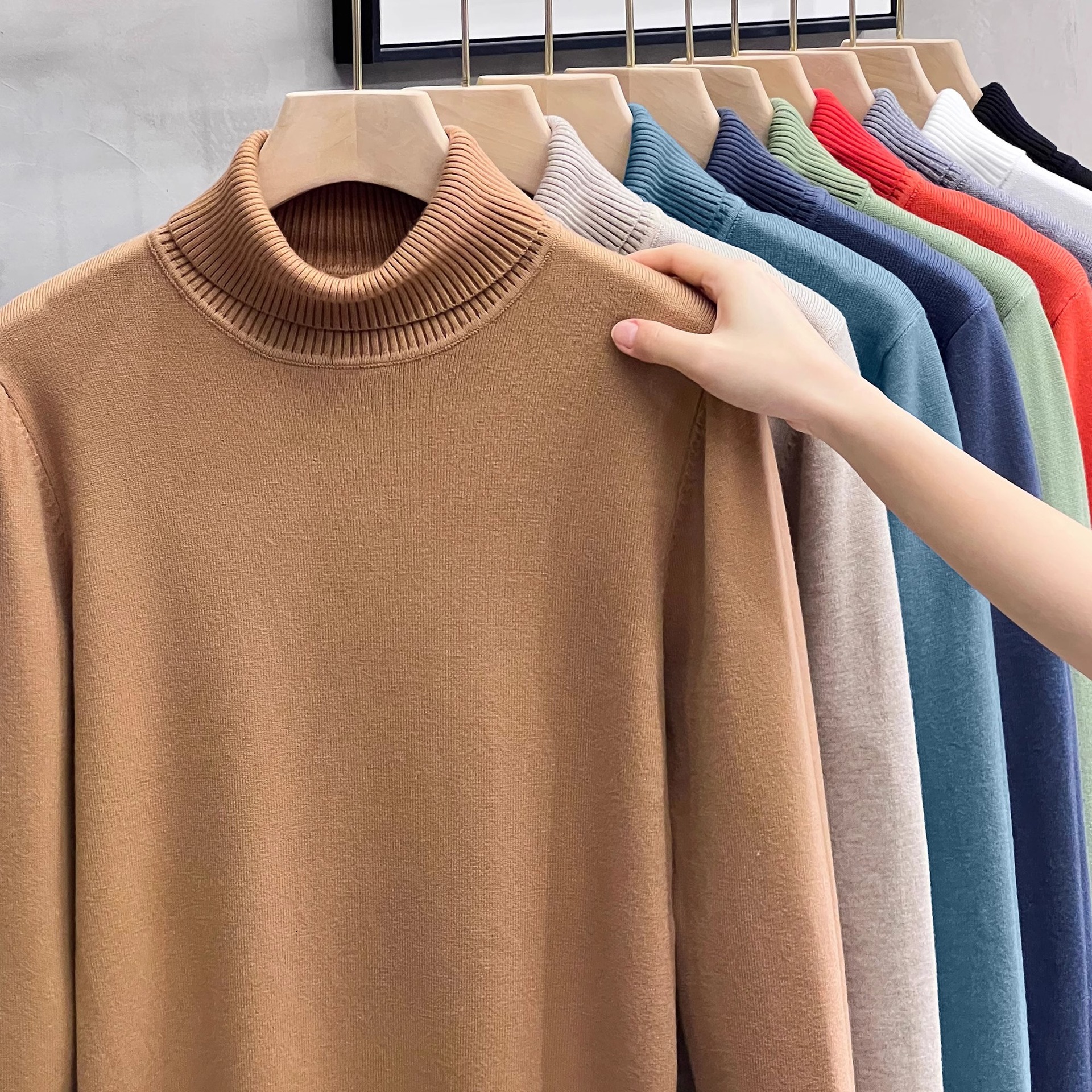 Wholesale 2024 high quality anti pilling fashion Men's fitness high collar winter warm walk out breathy soft sweaters
