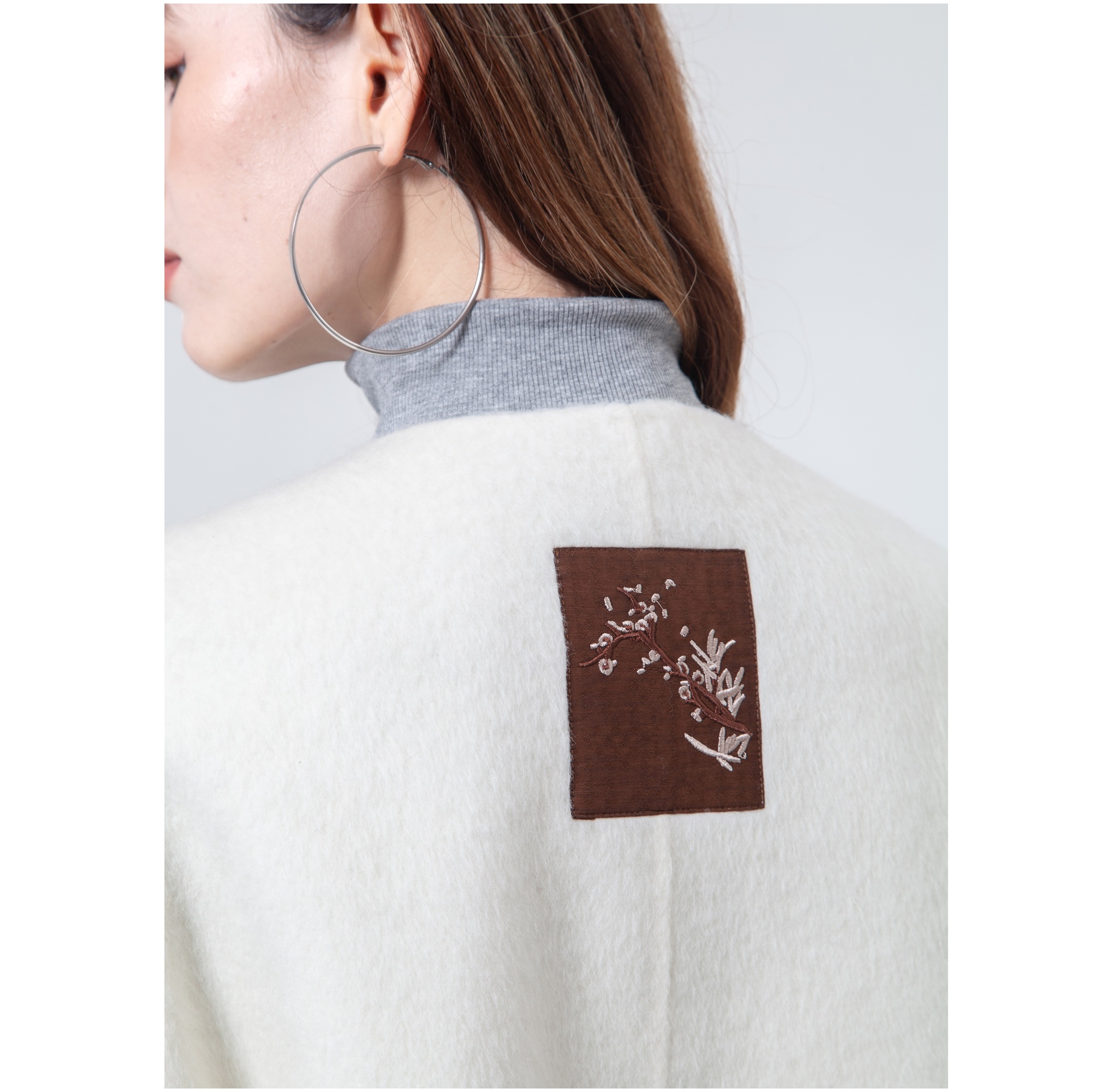 Women's Embroidered Wool Coat - Color Contrasting Collarless Overcoat with Scarf for Winter Warmth (2024 AW Collection)