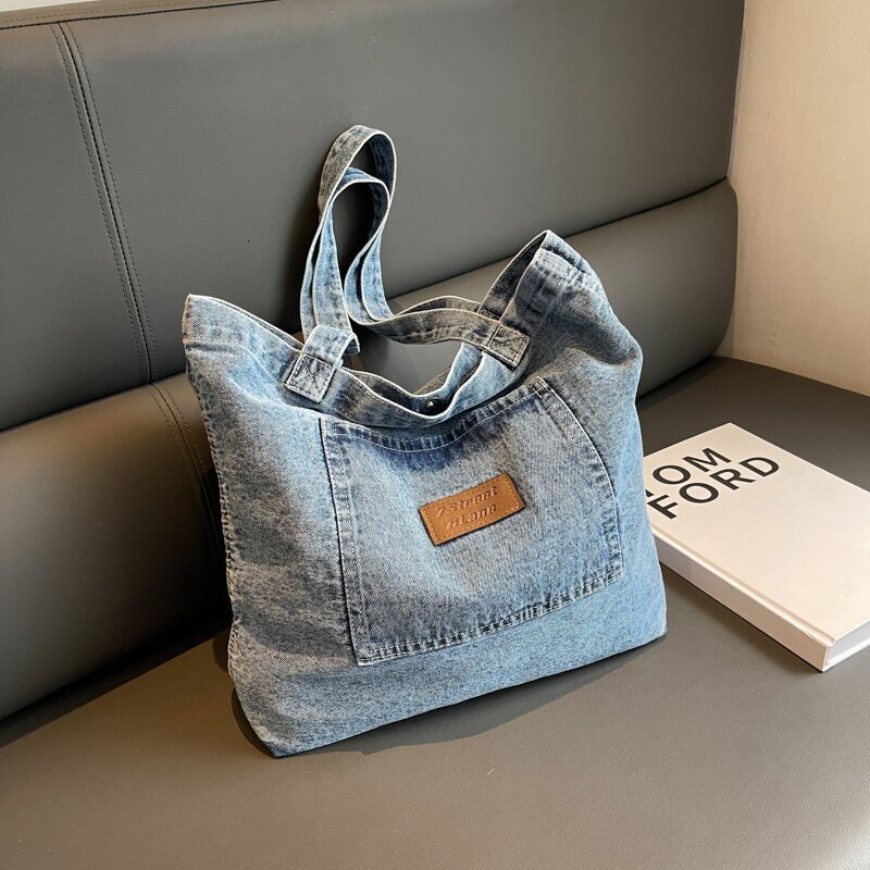 New designer denim canvas shoulder bag, new large capacity shopping, niche art handbag, casual handbag, trendy bag