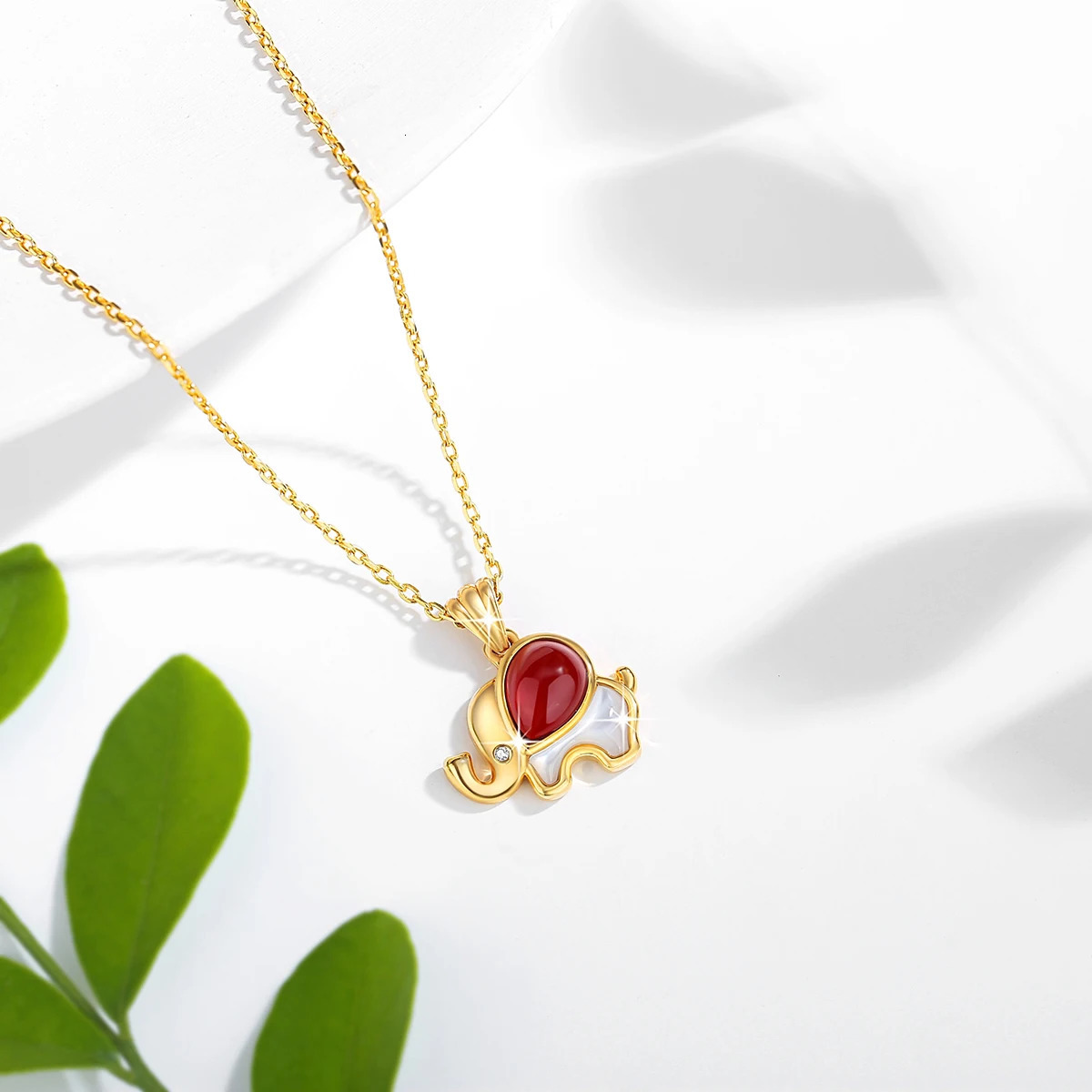 Niche Natural Red Agate Pendant 18K Real Gold Elephant Necklace Womens Anniversary Gift Exquisite Jewelry 241106