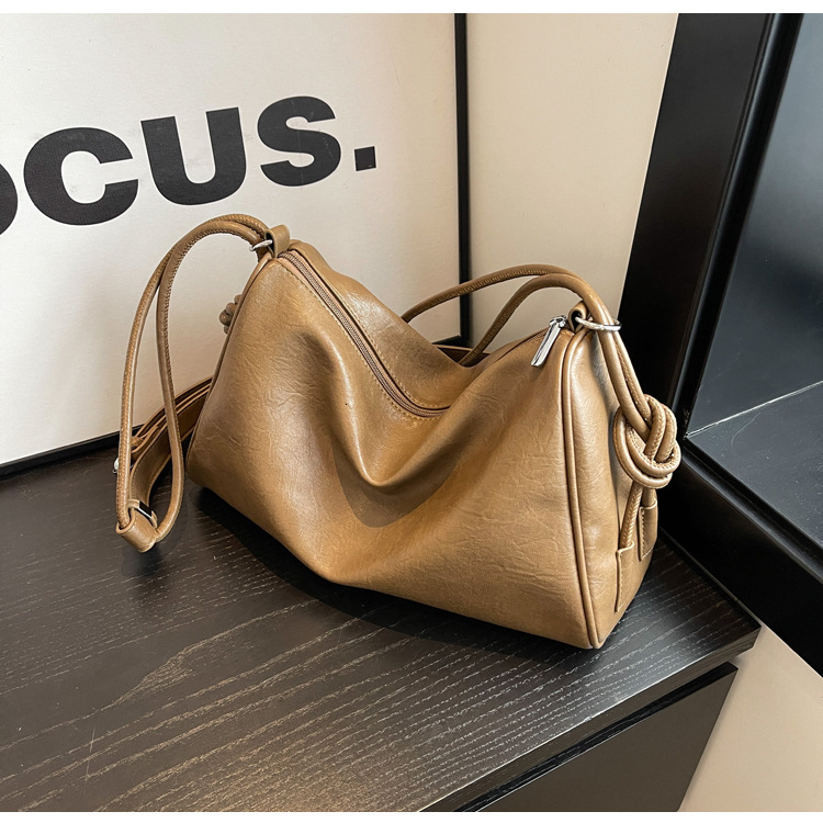 This Year's Popular Women's Large Capacity New Autumn Versatile Crossbody Commuting Pillow Bag Designer Bags Handbags Women