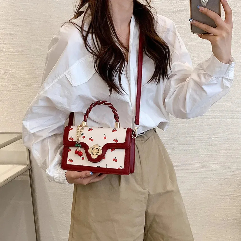 Exquisite Mini Bag Womens Fashion Edition Messenger Bag Sweet Cherry Square Chain Cross Body Bag Wallet241106