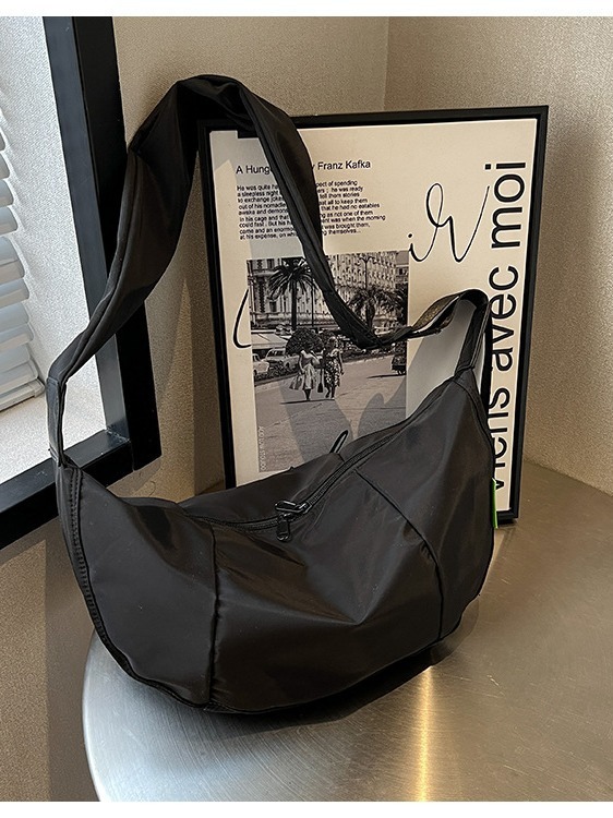 New Solid Color Trendy Shoulder Fashionable And Versatile Dumpling Simple Women's Crossbody Bag, Female Student Bag Designer Bags Handbags Women