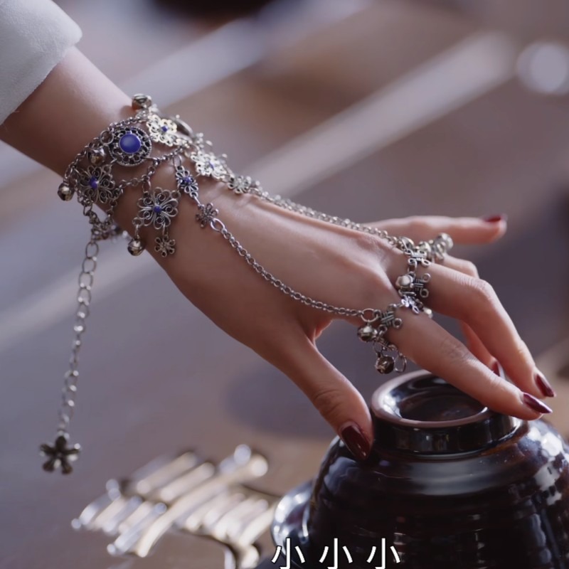 Zixia Fairy Bracelet Hanfu Ethnic Dance Hollow Flower Hand Bell Ring Integrated Bracelet