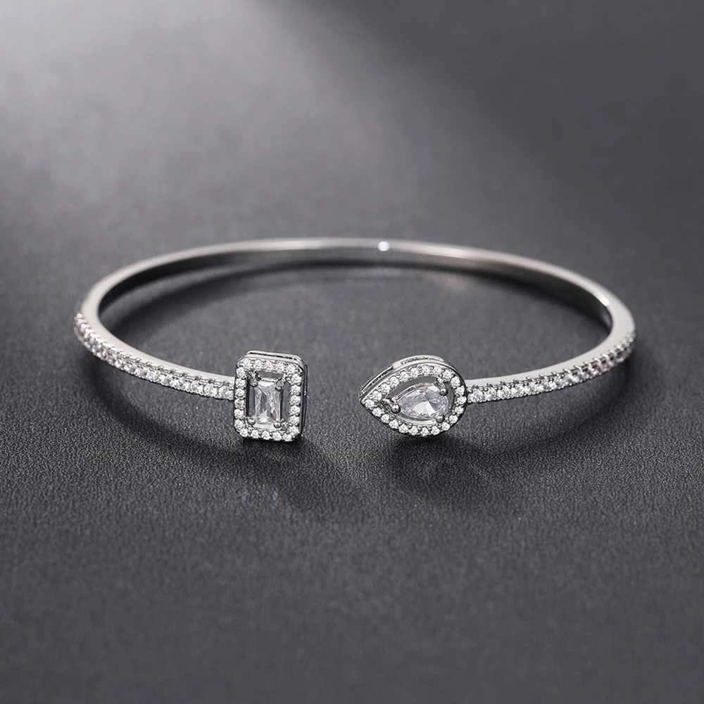 Huitan luxury green/white/blue cubic zirconia cuff bracelet suitable for warm and high-quality Fem handmade jewelry 2022 direct singing X241106