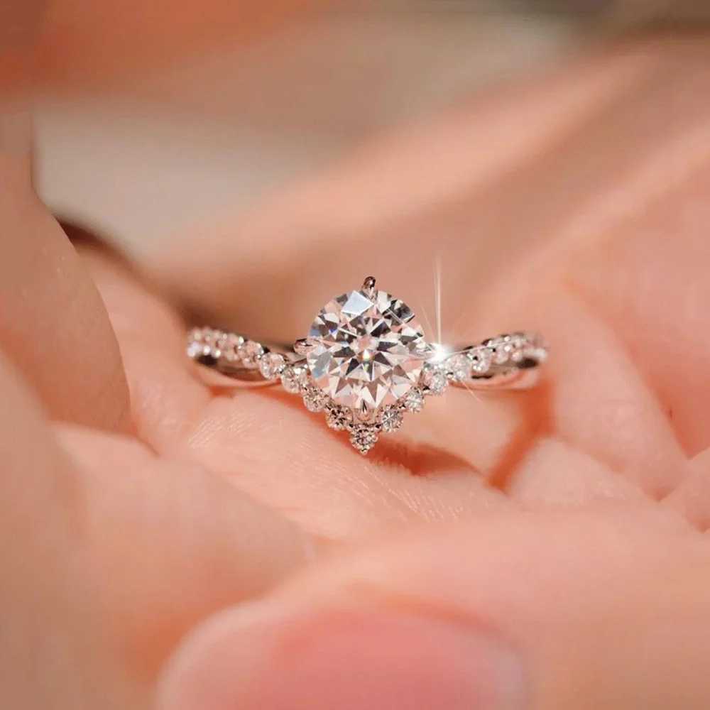 Copper introduces Vermicite Light Luxury and simple couples opposing mens and Wens fashionable jewelry crowns with adjustable ring openings X241106