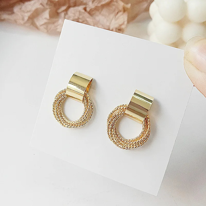 Retro Metal Gold Color Multiple Small Circle Stud Earrings for Women Korean Jewelry Fashion Wedding Party Gift 241106