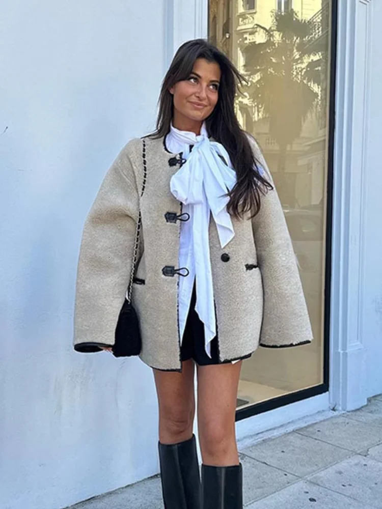 2024 Chic Womens Thermal Lamb Wool Coats Fashion O-neck Full Sleeves Single Breasted Jackets 2024 Female Thick Warm Streetwear 241106