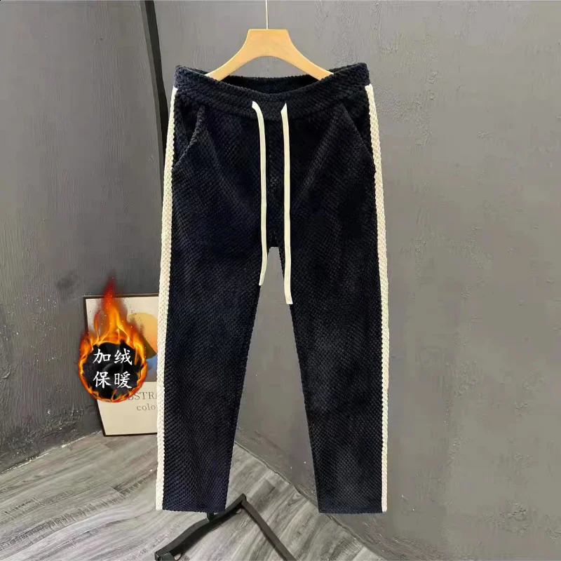 Mens Clothing Winter Trendy Vintage Contrast Color Patchwork Pants Casual Slim Pockets Straight Thick Velvet Warm Sweatpants 241104