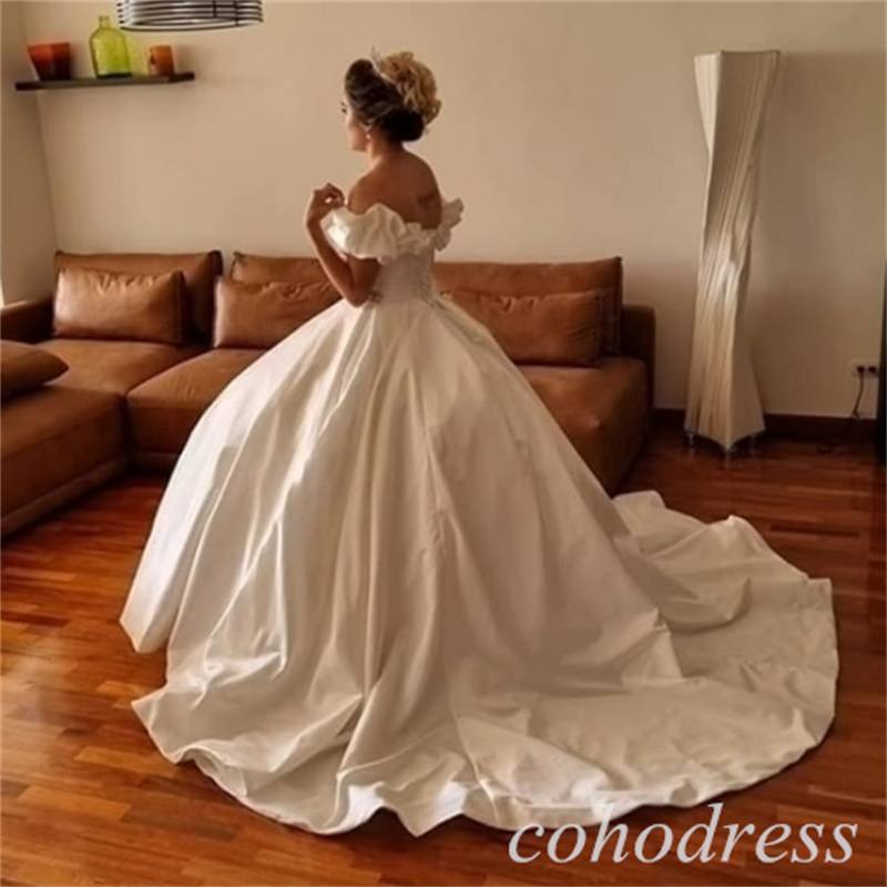 Romantic Off Shoulders Wedding Dresses With Beaded Ball Gown Country Bridal Gowns Sweep Train Lace Up Corset Robe De Mariage Elegant Women Vestio De N
