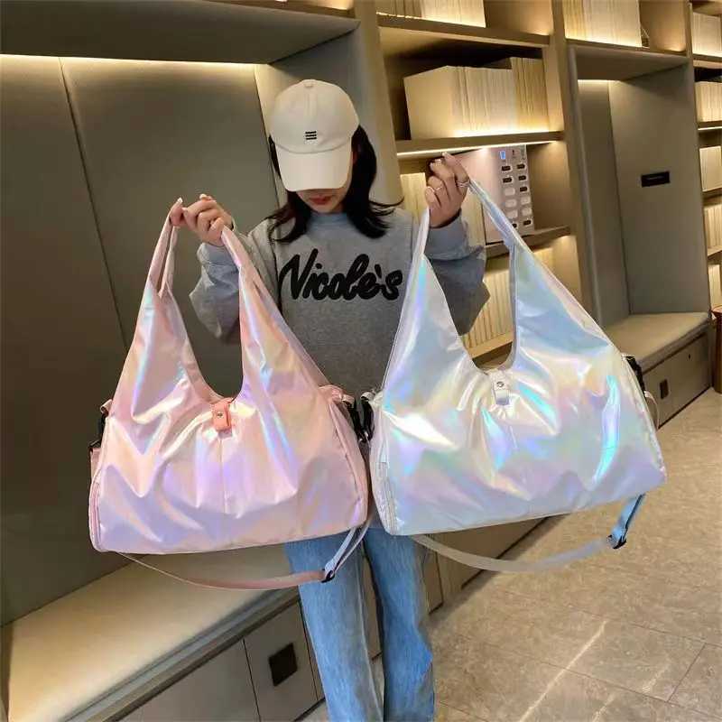 Fashion Pearscent Colour Fitn Gym Bags Women Yoga Mat Bag Wet Dry Handbags Large Waterproof Multifunction Travel Duff BagXJ241106