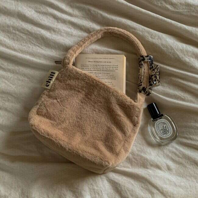 Malaysian Niche Beand Cream Couch Soft With High-Qualidicial Fiber Yaen And Wool Water Bucket Womens Bag