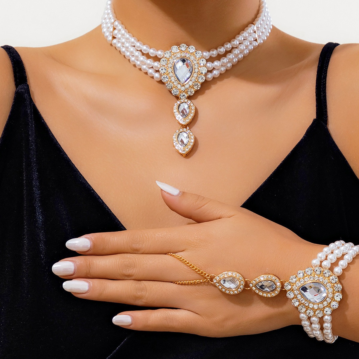 European and American Retro Diamond Studded Pearl Water Droplet Necklace Fashionable Light Luxury Pendant Multi-layer Collar Necklace for Women