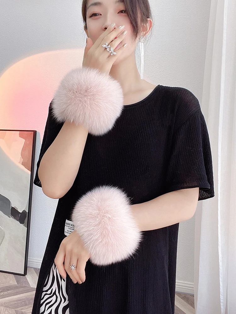 Personalized Packaging Womens Jacket Cuff Bracelet Genuine Fox Fur Buckle 241106