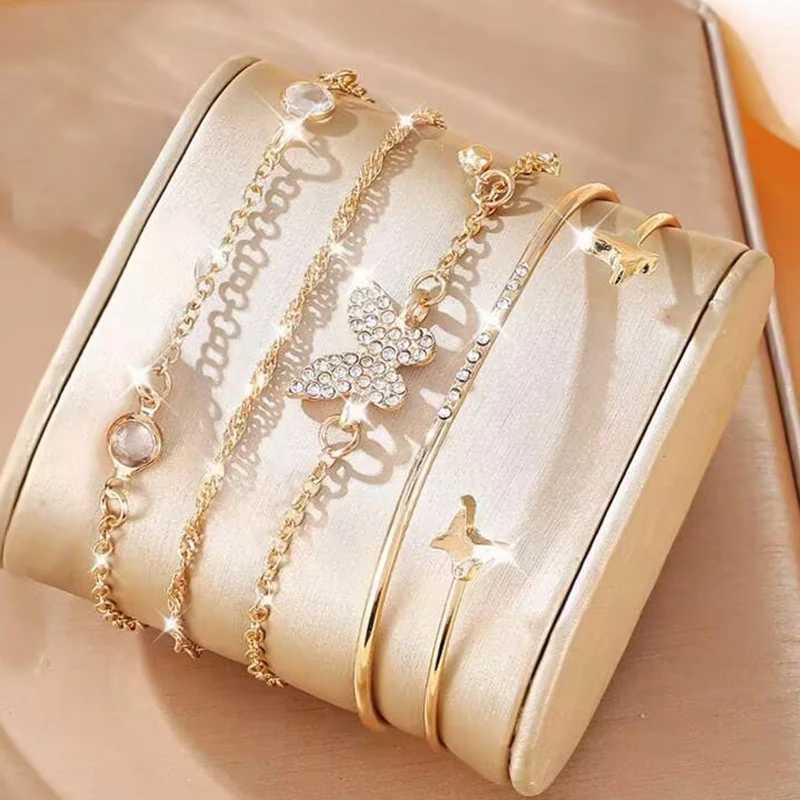 Golden snake chain bracelet set suitable for warm minimalist twisted rope bracelets girls fashionable party jewelry accessories X241106