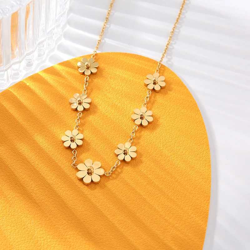 Ganemly 316L stainless steel chrysanthemum necklace earrings bracelet used for fashionable waterproof jewelry 4 sets of womens gifts X241106