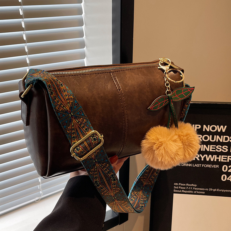New high-capacity women's bag with PU texture soft leather shoulder bag, fashionable and simple solid color handbag, retro casual bucket bag