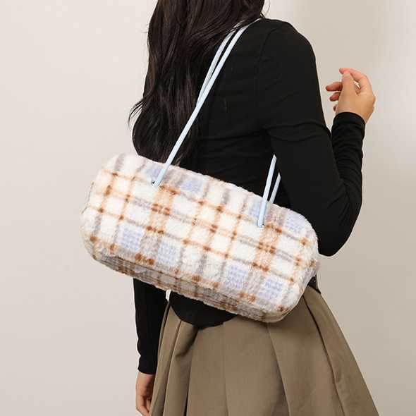 fur bag women with fragrant style, woolen plaid shoulder bag, Korean version, fashionable underarm bag, high-end plush bag 241115