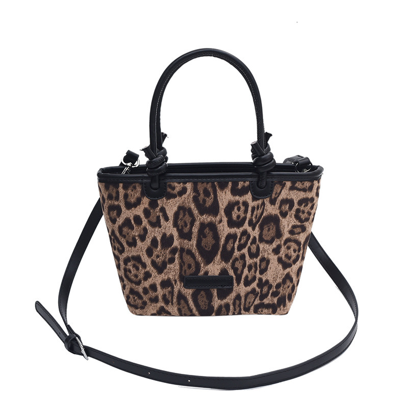 New designer's personalized and fashionable leopard print bucket, new women's slanted body texture, fashionable shoulder bag, fashionable ba