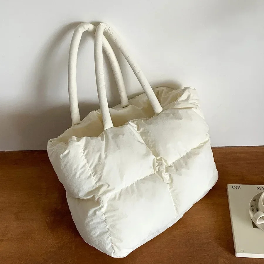 Cotton padded handbag large blanket womens shoulder bag fluffy space handbag womens warm soft shopping bag241106