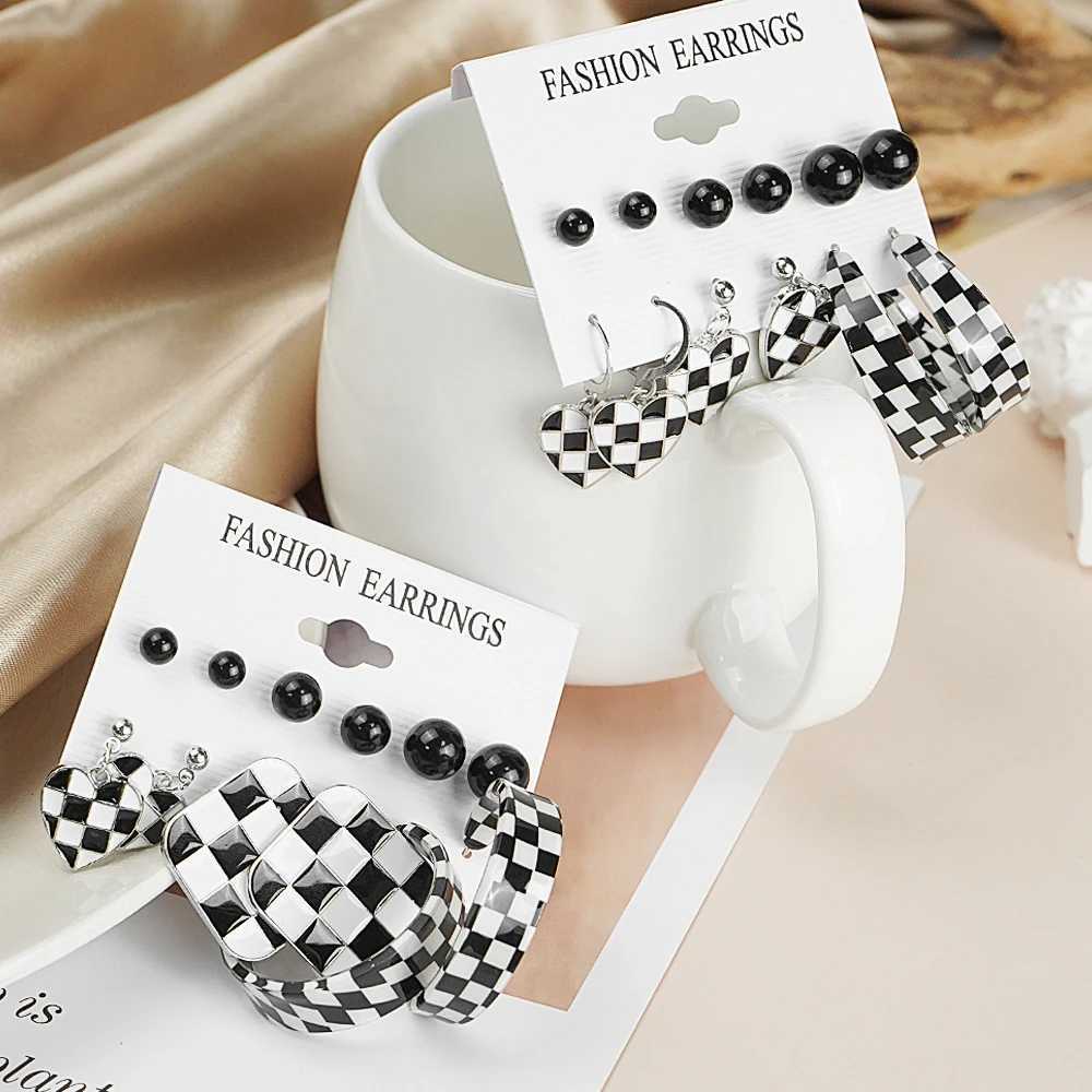 WIFE Retro Geely Plaid Pendant Earring Set Suitable for Warm Fashion Black and White Latte Earrings 2022 Jewelry X241106