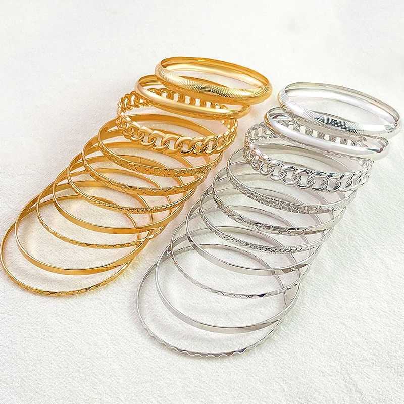 10 piece metal bracelet set suitable for Wenzhong style punk texture fashion jewelry classic holiday accessories gift 2023432 X241106