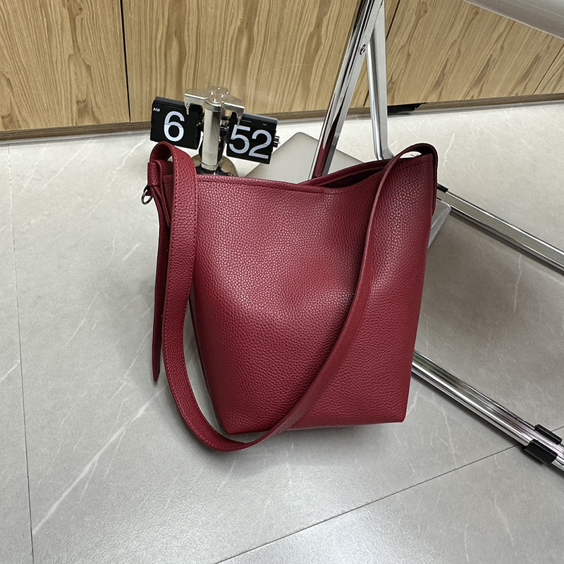 New designer Qiao Ge women's casual simple large capacity shoulder texture lychee pattern slanted body bag Autumn new fashionable bag