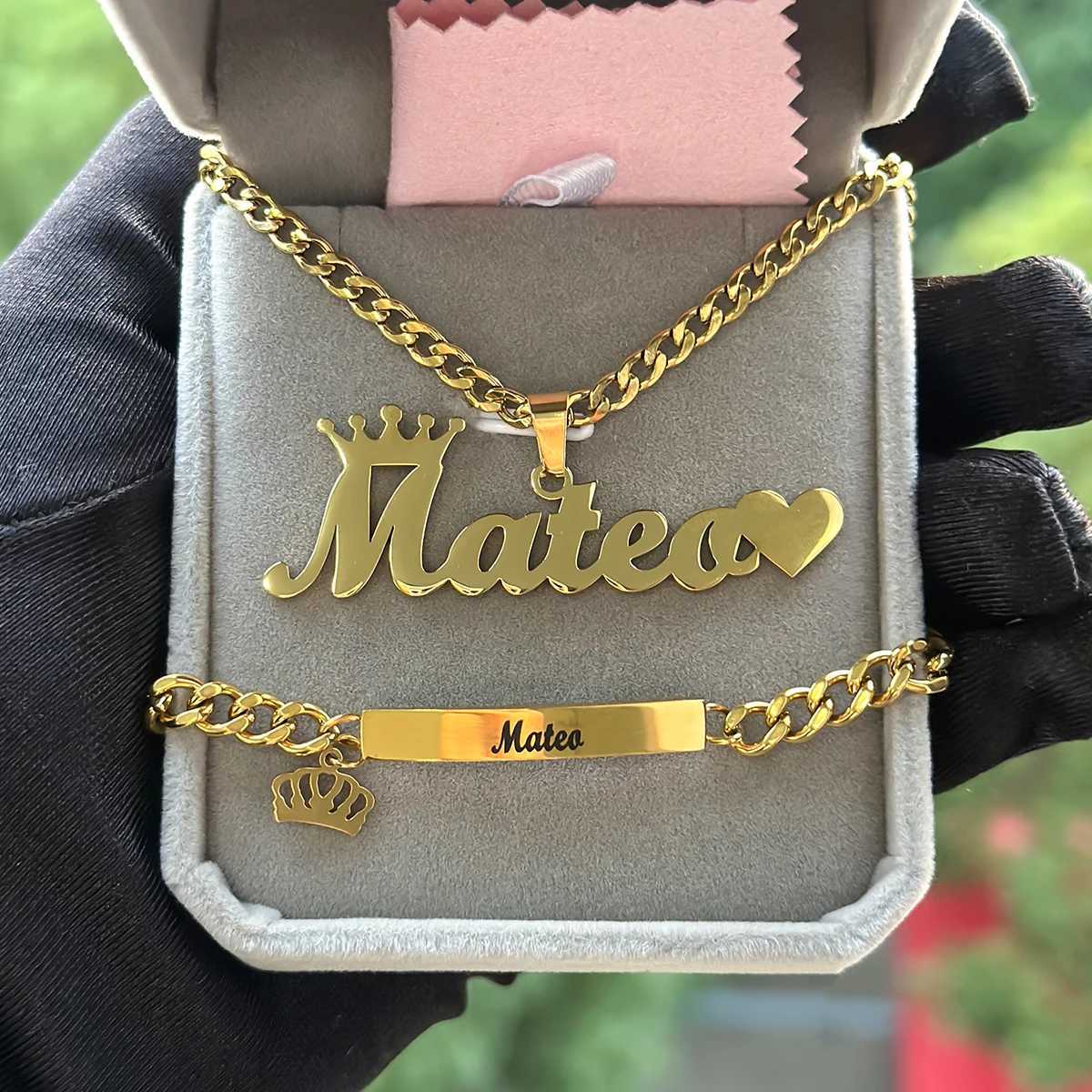 DHQH New Customized Name Set Jewelry Stainless Steel Crown Name Pendant Carving Name Childrens Bracelet Necklace Set X241106