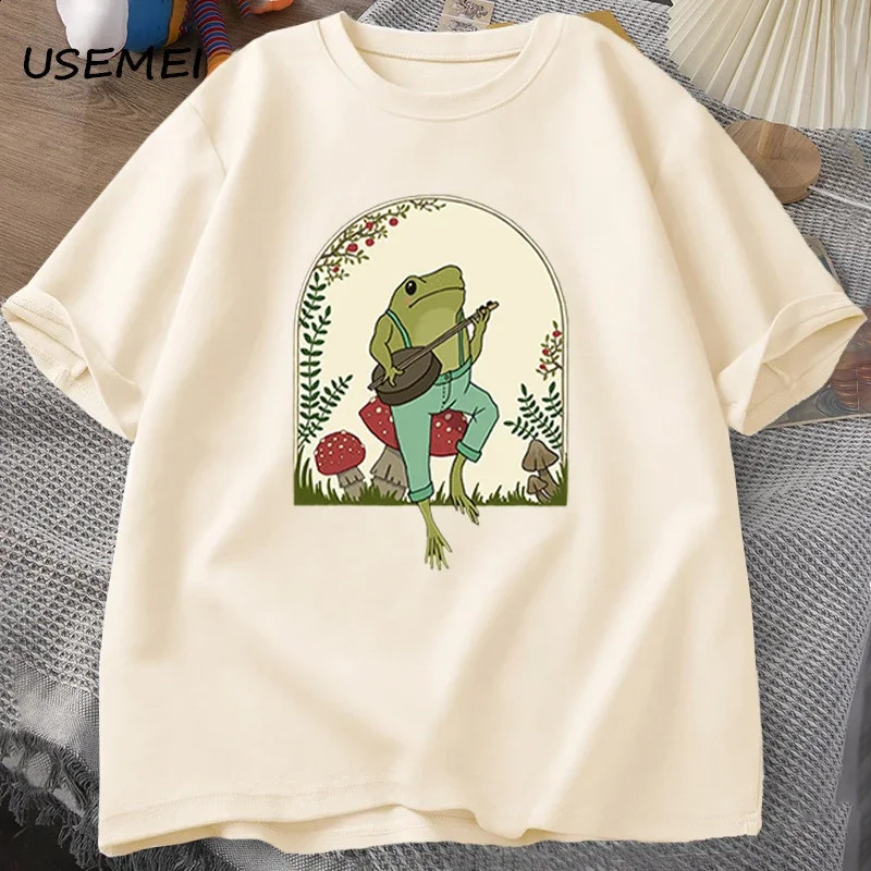 Cute Cottagecore Tshirts Aesthetic Frog Playing Banjo on Mushroom T Shirt Men Summer Cotton Short Sleeve Tee Mens Clothes 240402