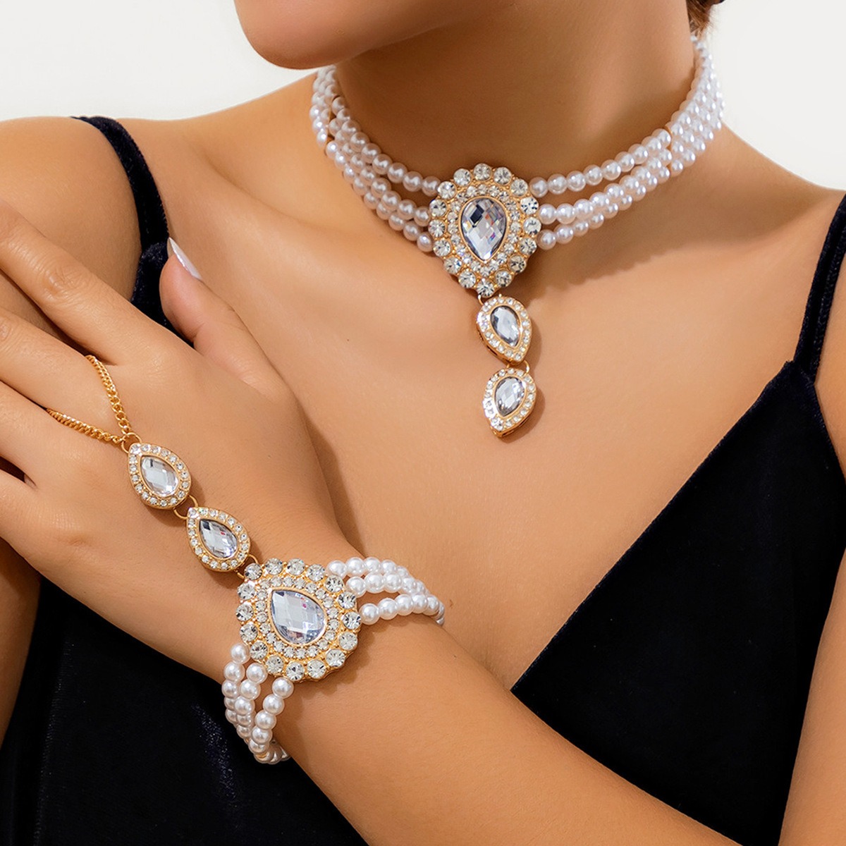 European and American Retro Diamond Studded Pearl Water Droplet Necklace Fashionable Light Luxury Pendant Multi-layer Collar Necklace for Women
