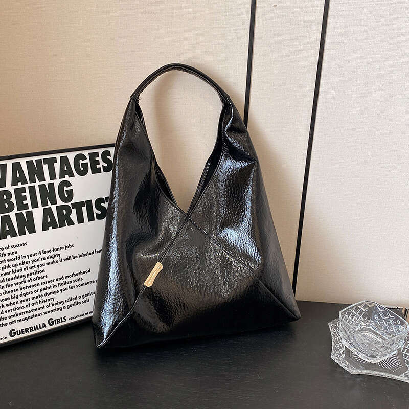 2024 Popular New Handheld Triangle Underarm Fashion Simple Cool Style Shoulder Bag