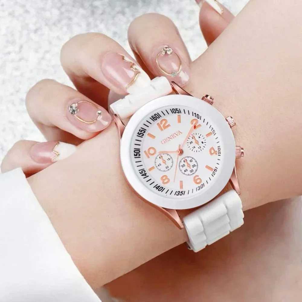 Couple Fashion Simple Elegant Alloy Watch Mens Text Silicone Quartz Watch Business Leisure Bracelet Watch Gift X241106
