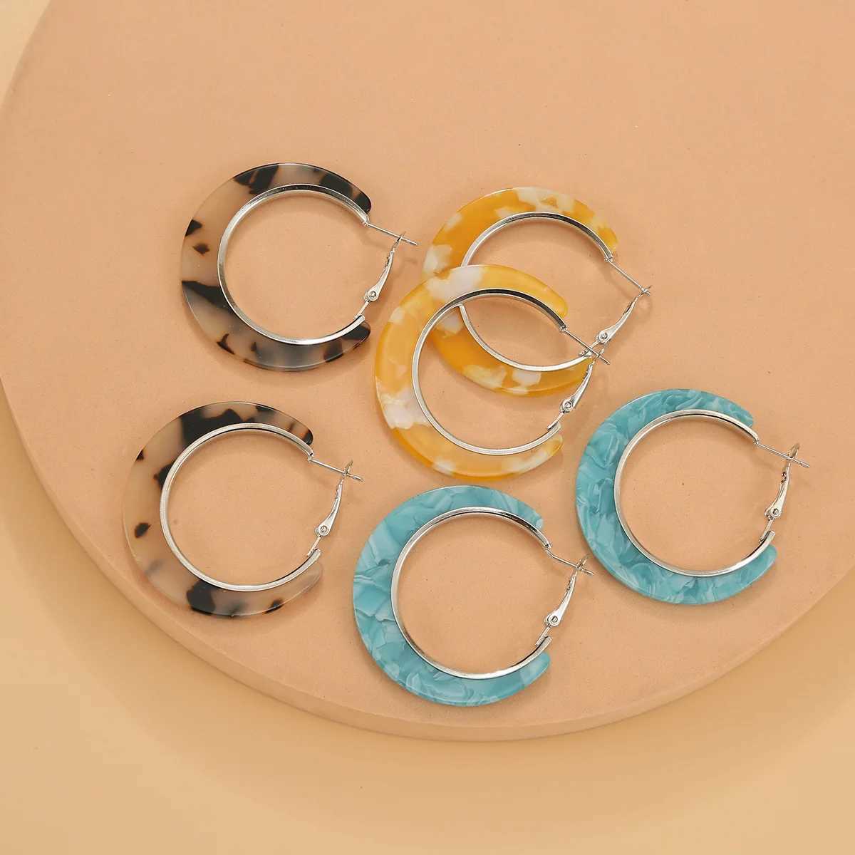 Acrylic earrings 3 pairs of patterned resin ring earrings C-shaped earrings indicating earring set fashionable jewelry X241106