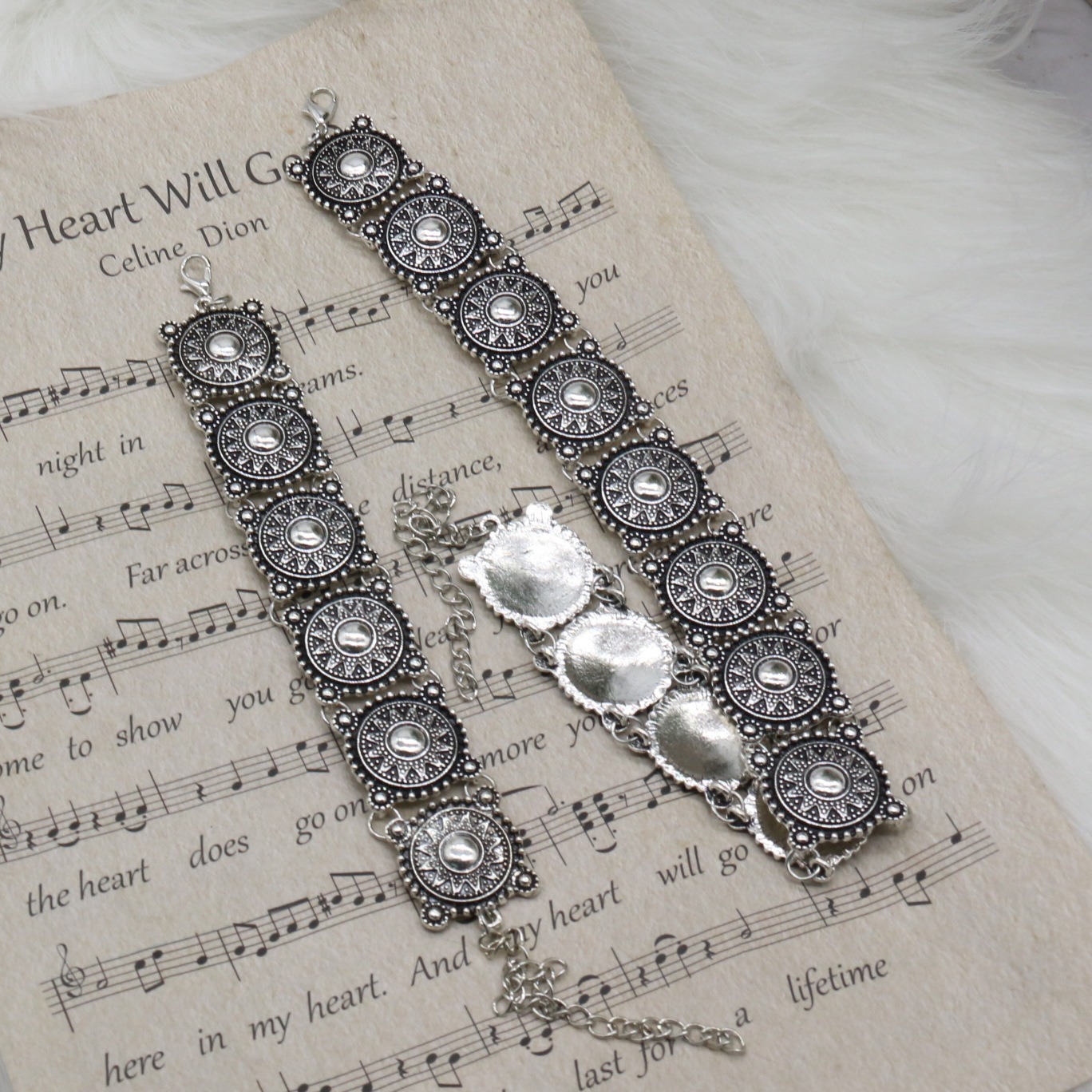 Fashionable European and American Hot Selling Alloy Sun Patterned Neckchain Short Necklace Women's Retro Bracelet Set