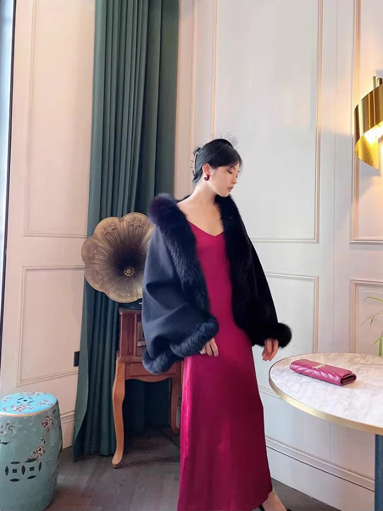 Lady Custom Cashmere Wool Shawl Cape Poncho With Real Fox Fur Collar Winter Handmade Wholesale 100% Women 241105