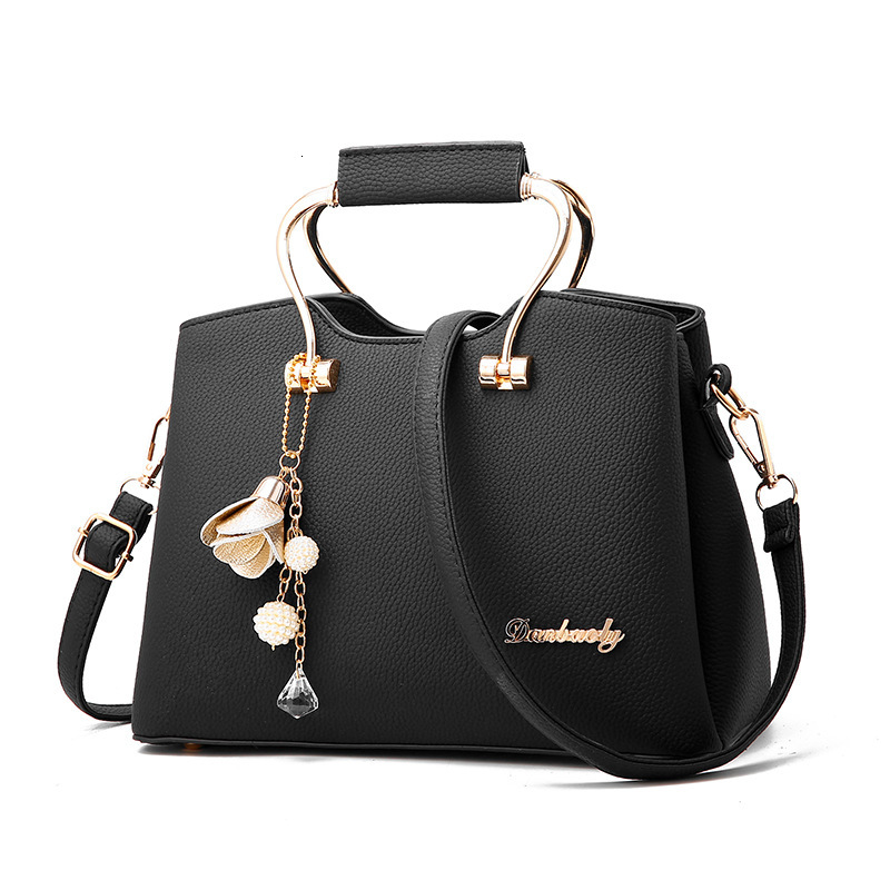 Designer's new atmosphere handheld women's large single shoulder multifunctional crossbody bag, fashionable and fashionable bag