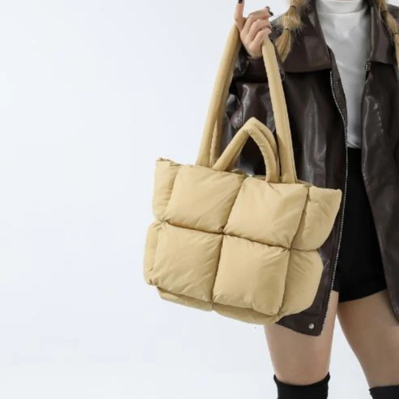 2024 Down Jacket Cotton Filled Space Handbag Soft Plaid Handheld Shoulder Bag241106