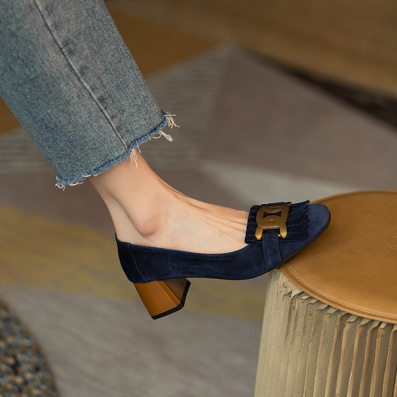 New Spring 2024 Square Head Metal Buckle Coarse Custom Shoes for Women, Middle Heel, Shallow Mouth Matte Tassel Bean Shoes
