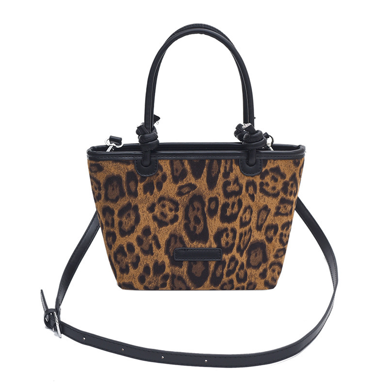 New designer's personalized and fashionable leopard print bucket, new women's slanted body texture, fashionable shoulder bag, fashionable ba